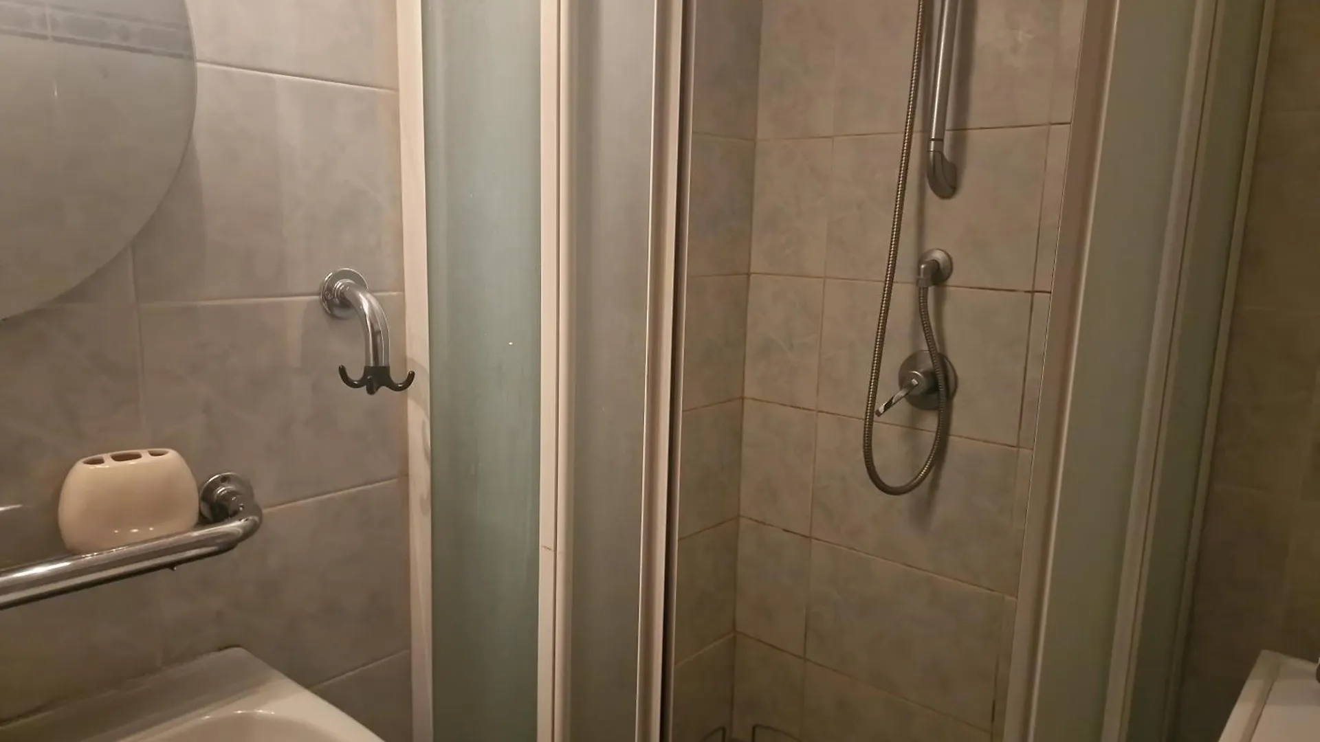 Sempione Orange Apartment Milan Italy